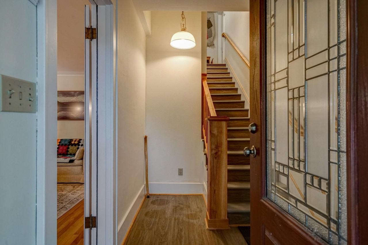1045 5th St Ne #4 - Photo 2 of 9