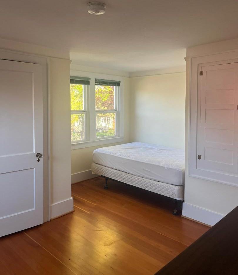 1045 5th St Ne #4 - Photo 7 of 9