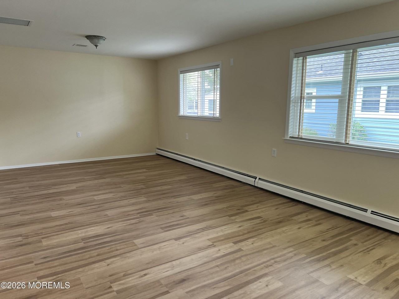 454 Saint Thomas Dr - Photo 3 of 12