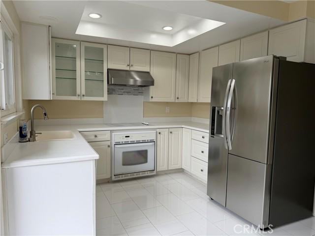 28006 Ridgebluff Ct - Photo 2 of 8