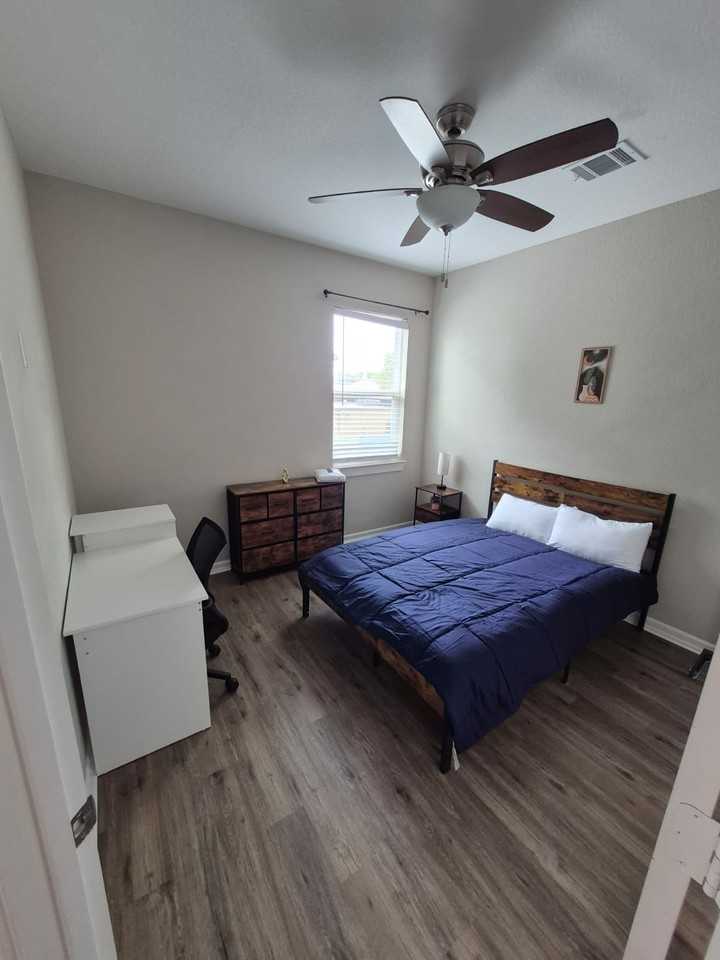 7517 Sandle St #1 - Photo 3 of 12