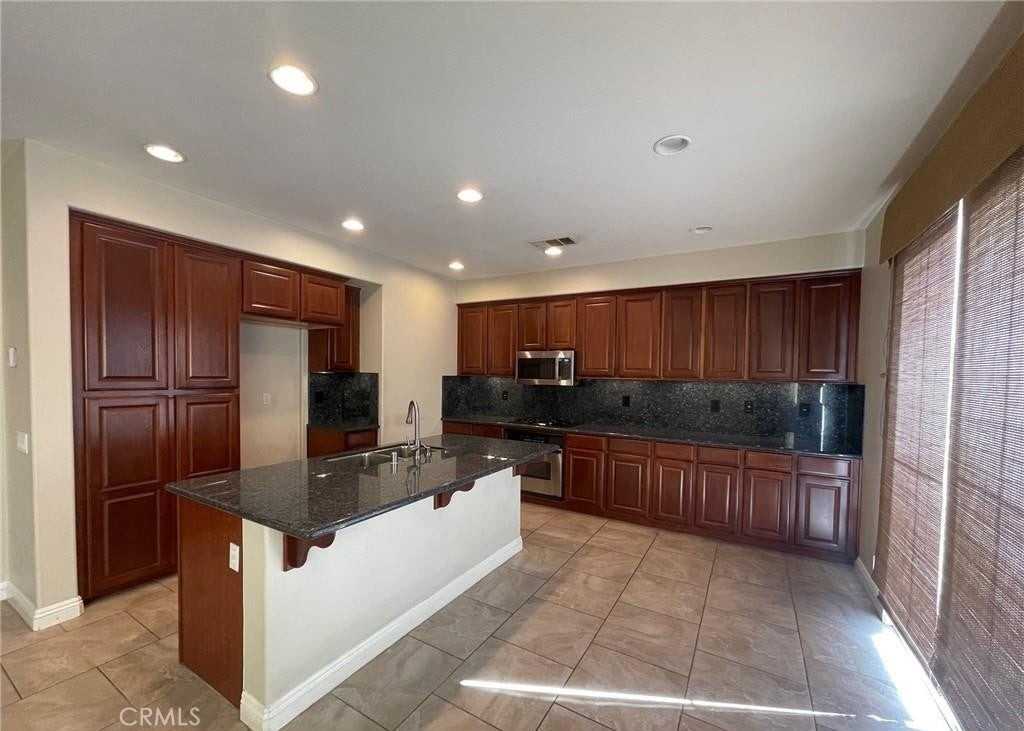 13562 Goldmedal Ave - Photo 6 of 18