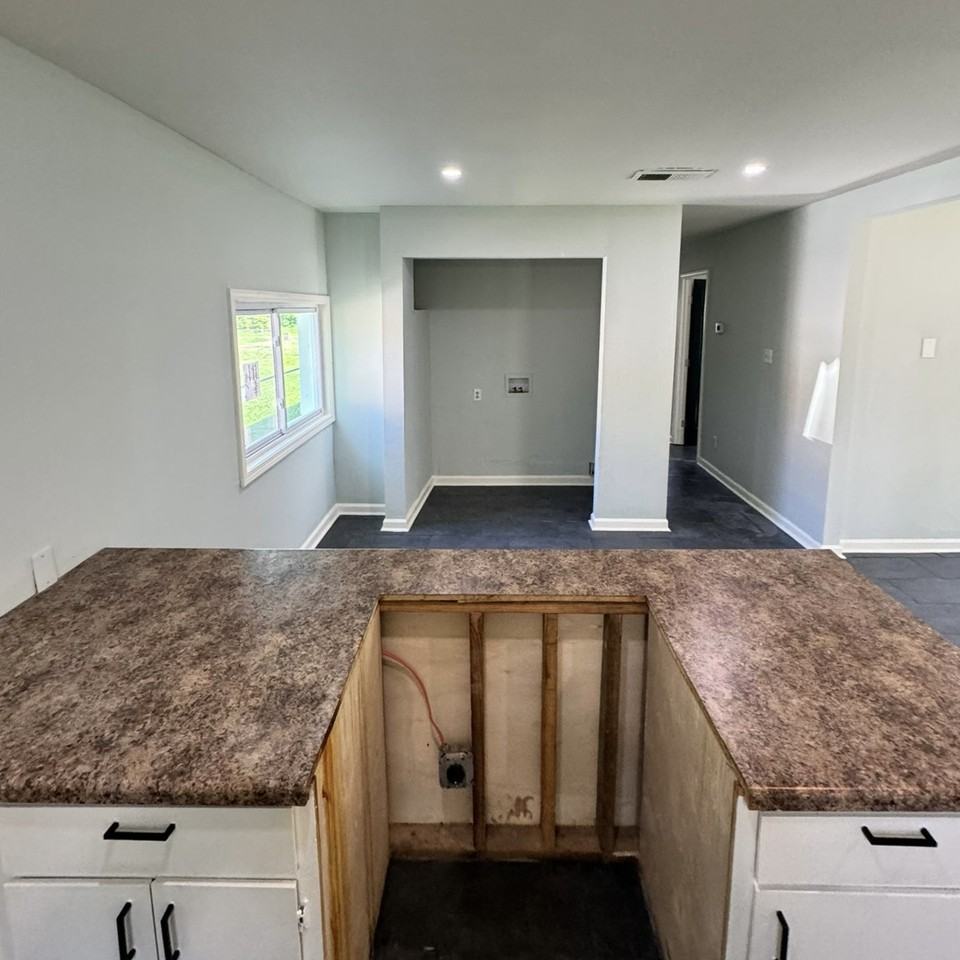 596 Delta Rd #1 - Photo 5 of 10