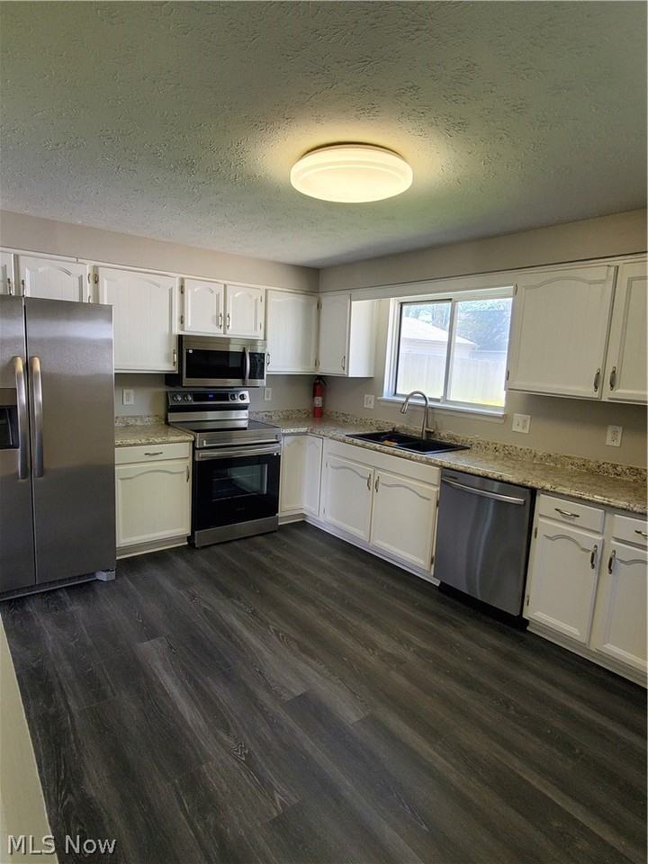 35134 Spruce St - Photo 6 of 15