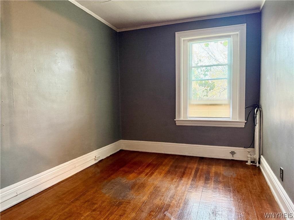 240 Bryant St - Photo 7 of 8