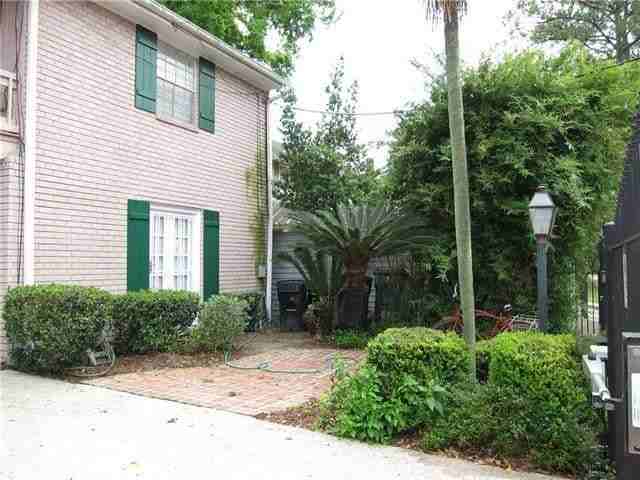 5516 S Robertson St - Photo 2 of 18