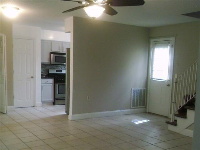5516 S Robertson St - Photo 3 of 18