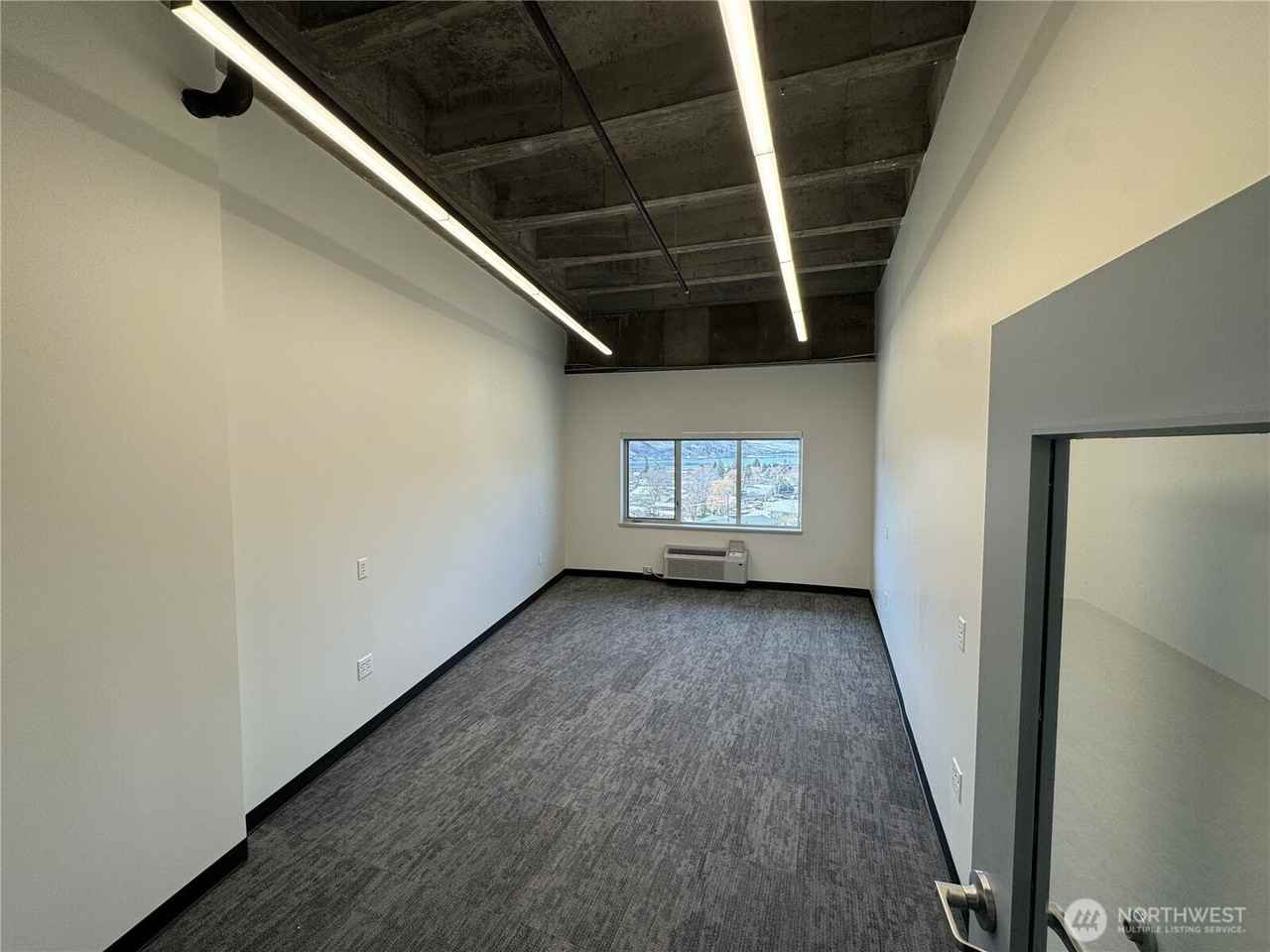 503 E Highland Ave - Photo 4 of 11