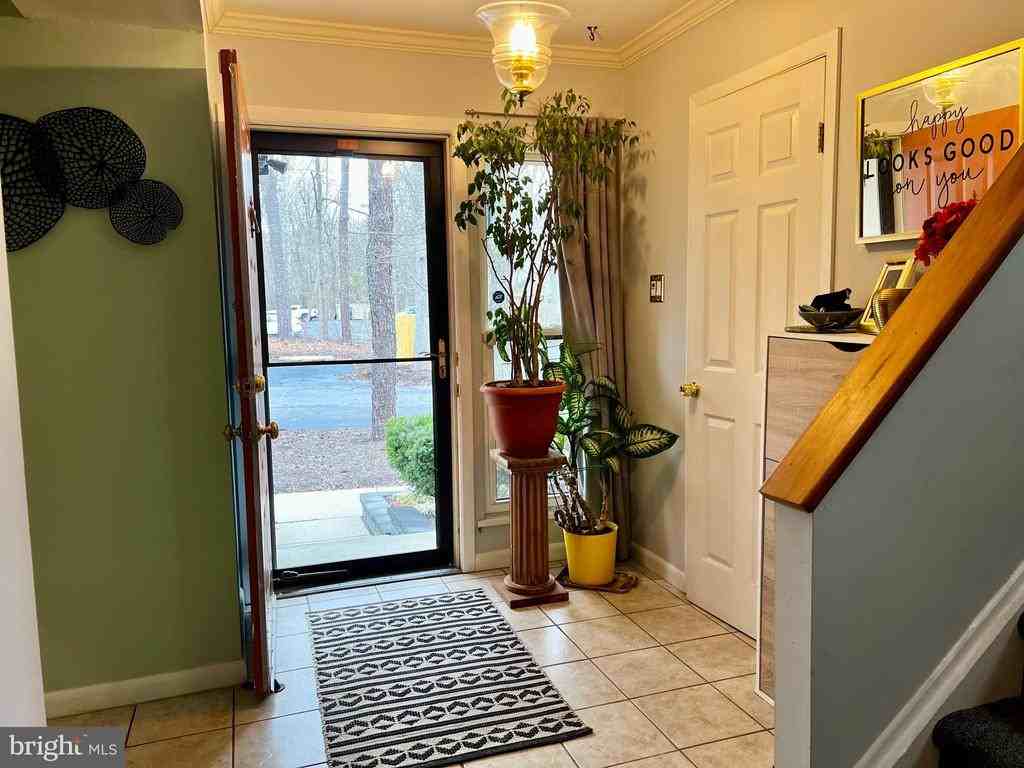 81 Dorset Ct - Photo 2 of 25