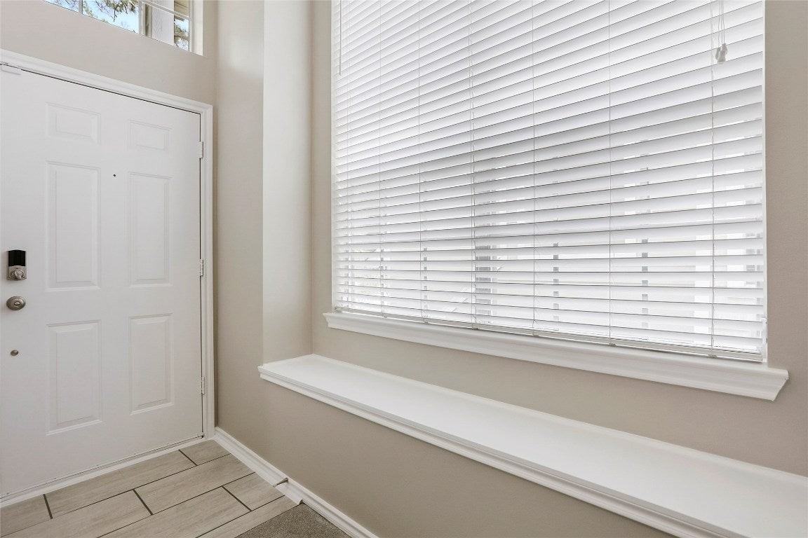 134 S Walden Elms Cir - Photo 7 of 34