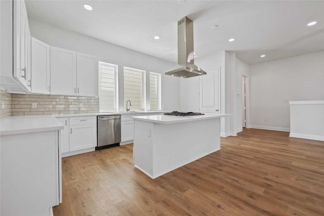 3526 Luca St - Photo 3 of 18