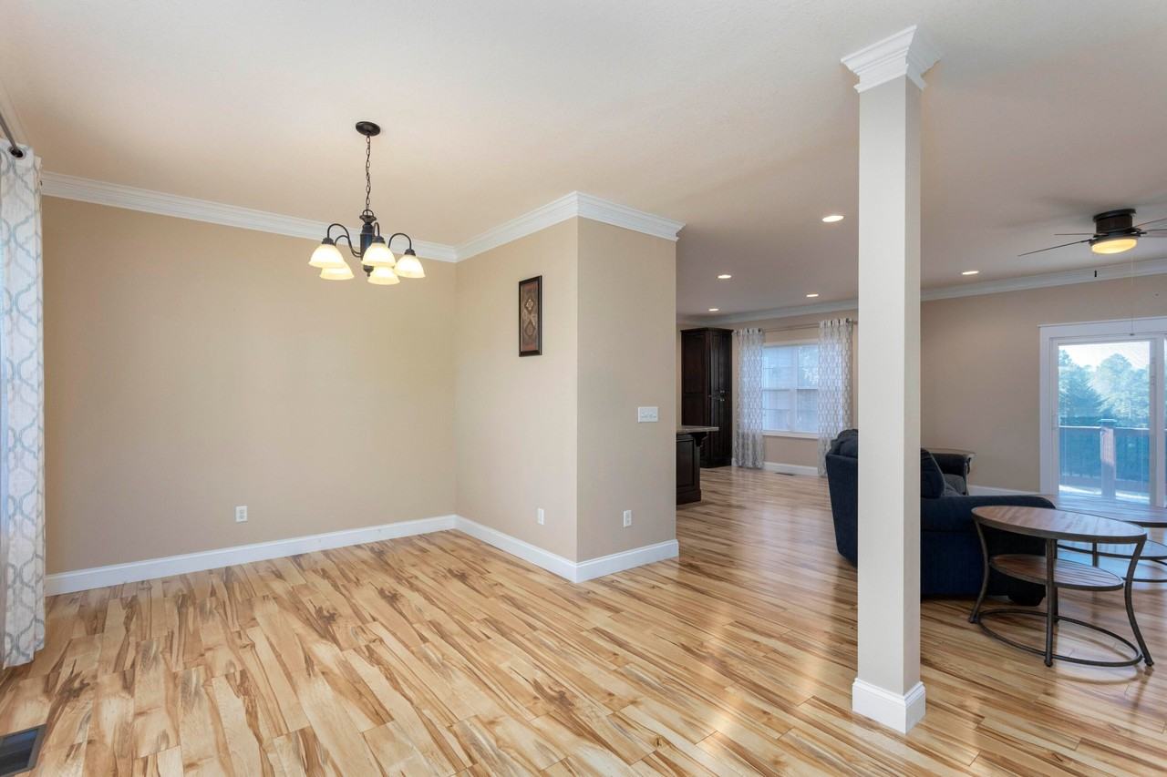 275 Hazelwood Rd - Photo 5 of 33