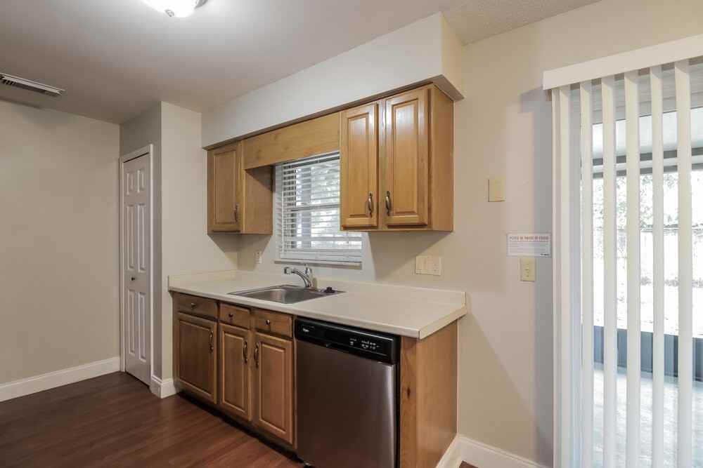13900 Lena St - Photo 6 of 16