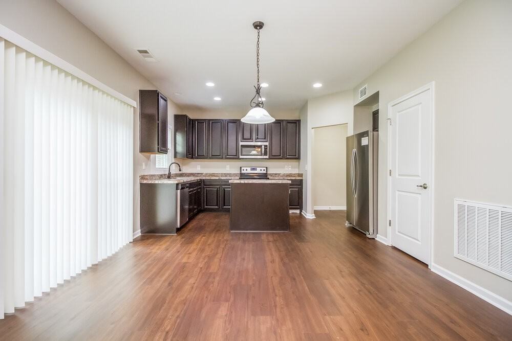 4004 Alicia Ln - Photo 7 of 22