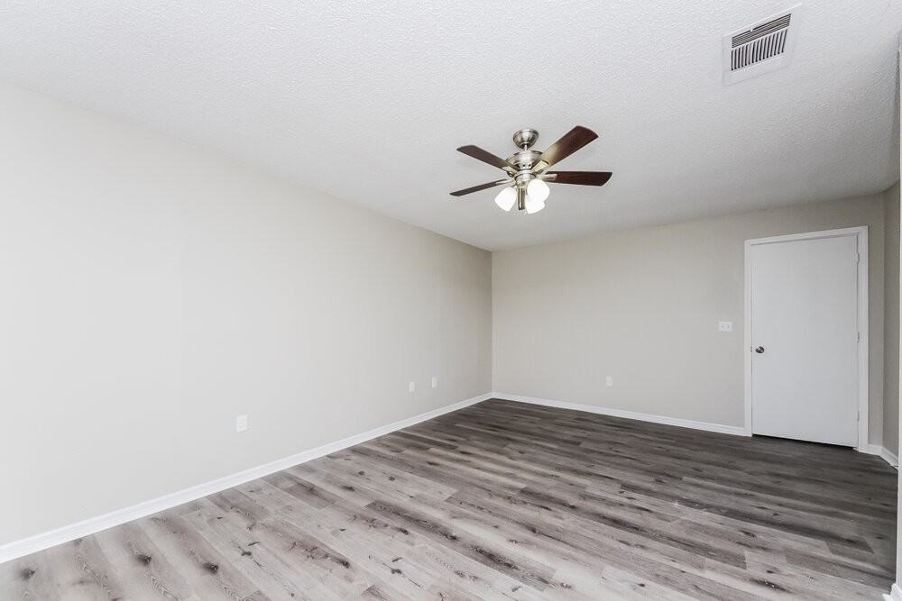 911 San Rafael Way - Photo 3 of 16