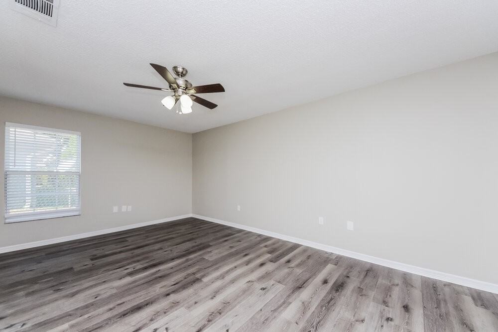 911 San Rafael Way - Photo 4 of 16
