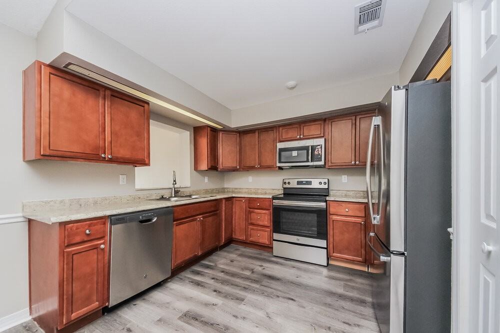 911 San Rafael Way - Photo 6 of 16
