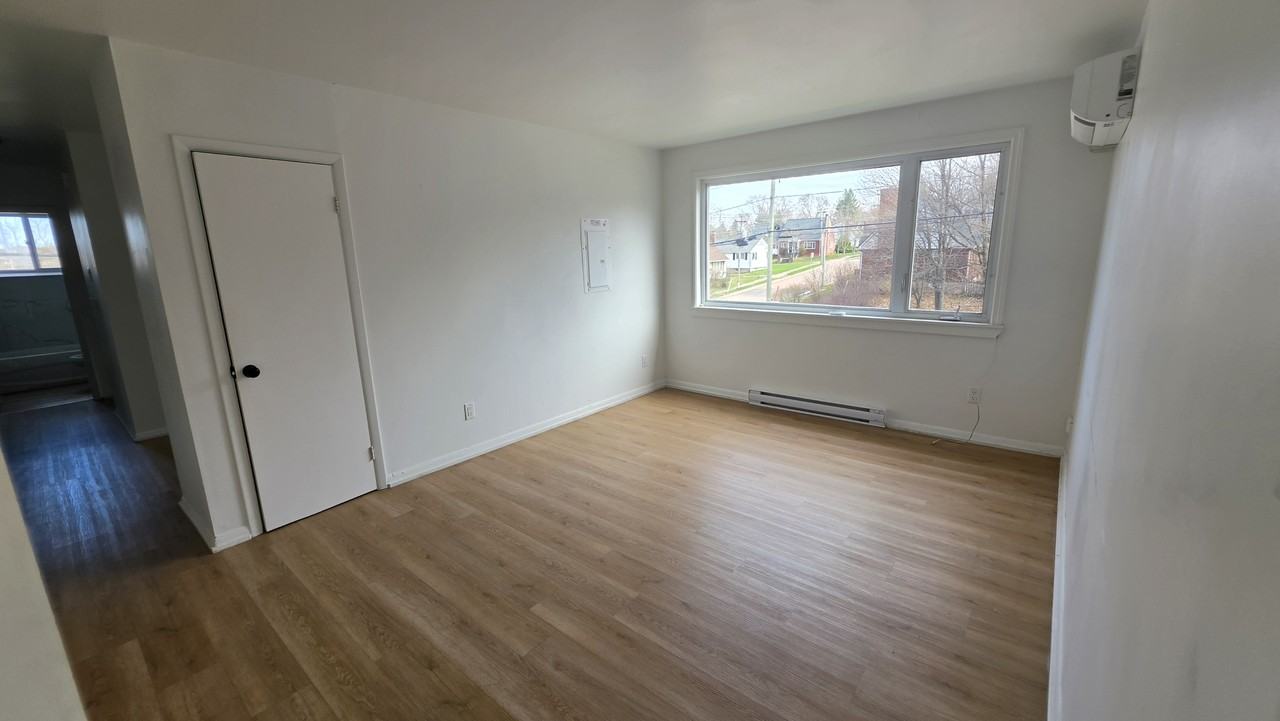 9 Connaught Ave #8 - Photo 3 of 10