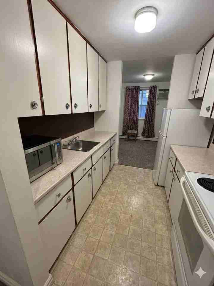 47 Park St #4 - Photo 3 of 10