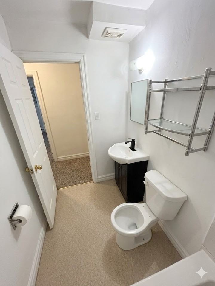 47 Park St #4 - Photo 5 of 10