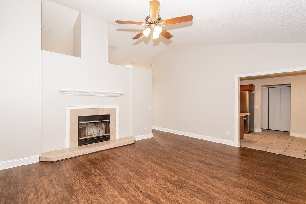 606 Charles Pinckney St - Photo 2 of 15