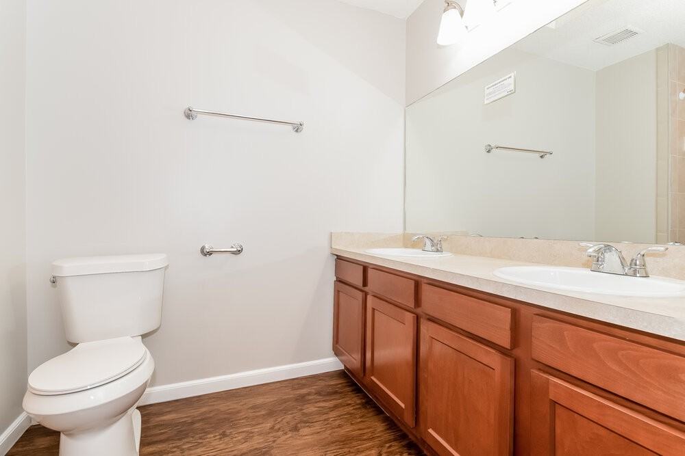 606 Charles Pinckney St - Photo 7 of 15