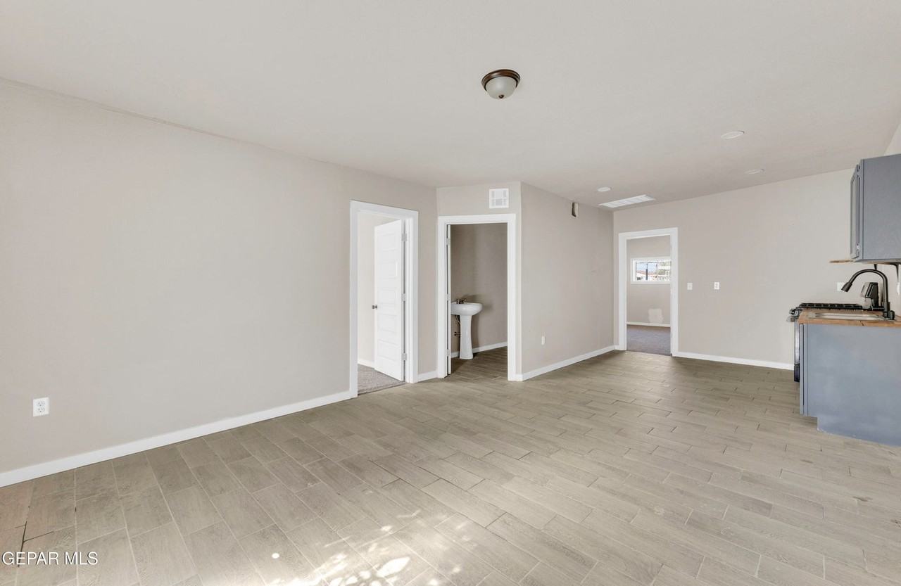 8827 Mount Elbert Drive - 4Unit 1 #4 - Photo 2 of 11
