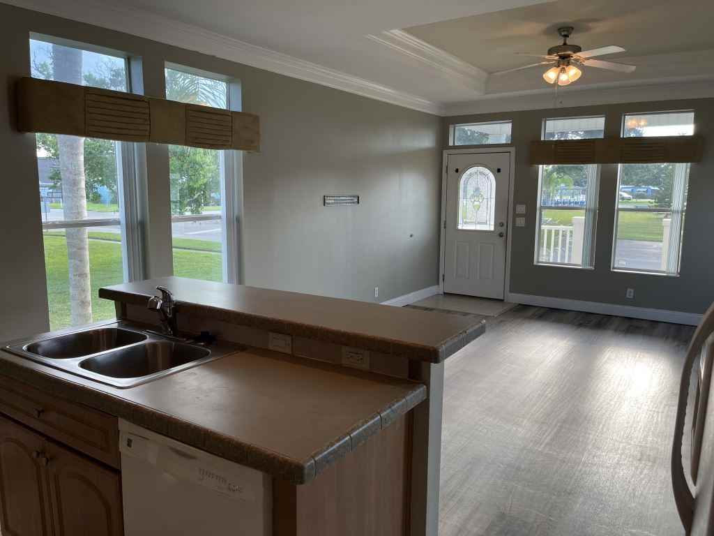 3008 Hanson Ave - Photo 5 of 25