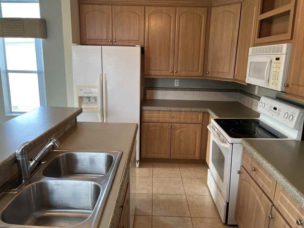 3008 Hanson Ave - Photo 7 of 25