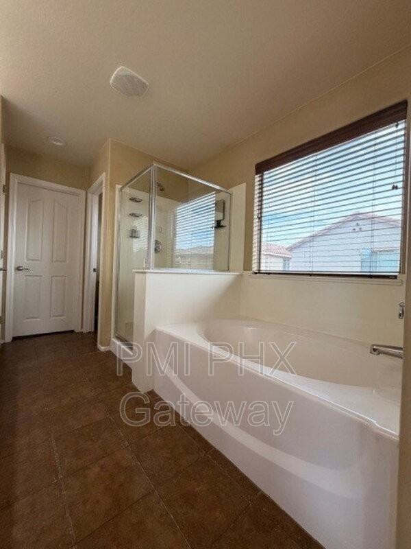 3339 E Tulsa St - Photo 6 of 16