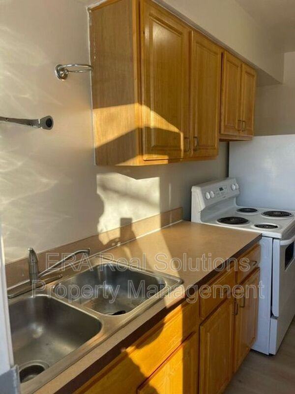 345 Mayfair Blvd - Photo 7 of 8