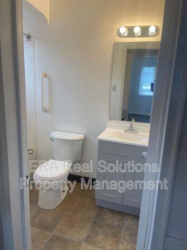 323 Mayfair Blvd - Photo 4 of 5