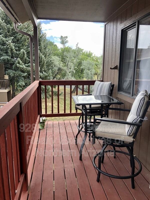 2860 N Fairview Dr - Photo 6 of 12