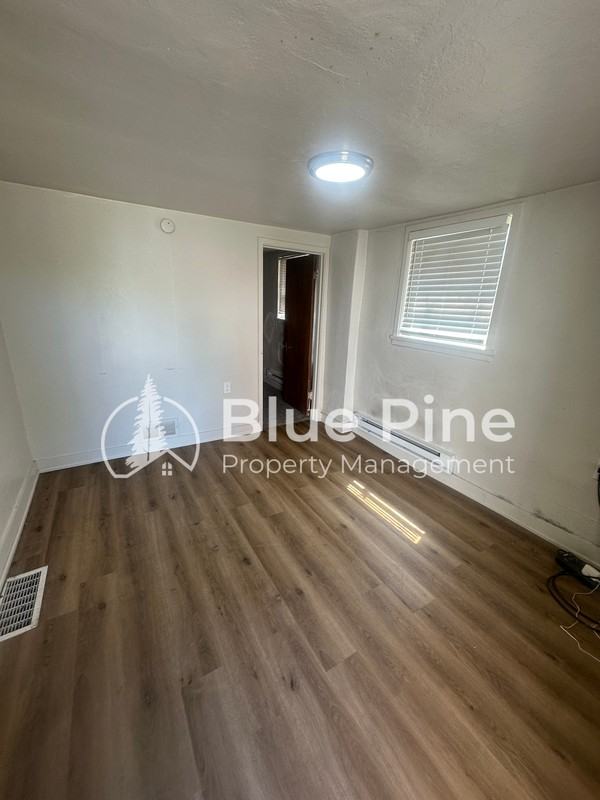 427 S Boulevard - Photo 2 of 6