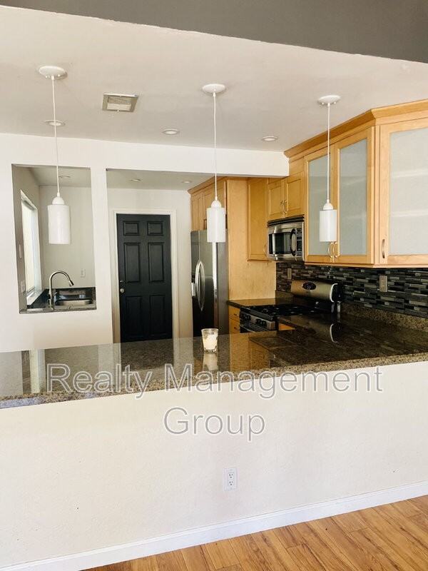 1477 Saddle Way - Photo 6 of 21