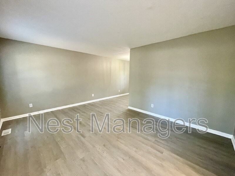 452 Clover Hill Pl - Photo 3 of 24