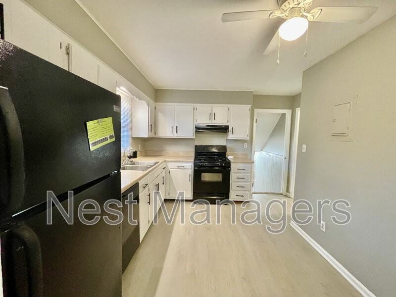 452 Clover Hill Pl - Photo 7 of 24