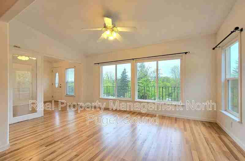 6822 14th Ave Ne - Photo 5 of 27