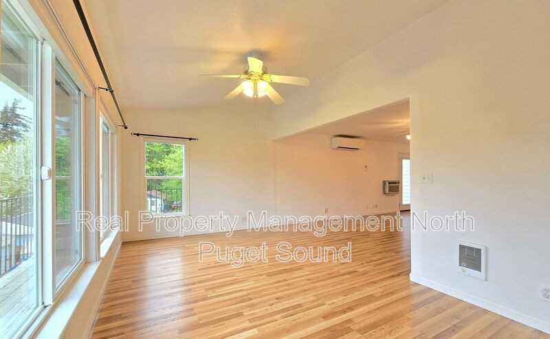 6822 14th Ave Ne - Photo 6 of 27