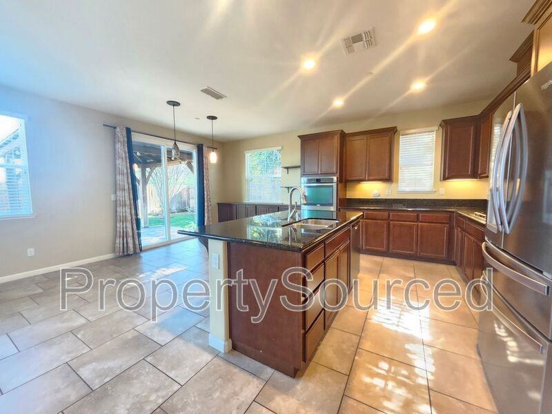 1680 Brandon Dewey Ln - Photo 4 of 38