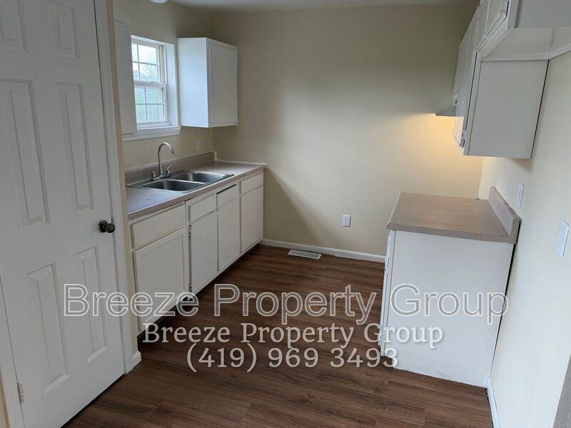 616 Hope St - Photo 2 of 12