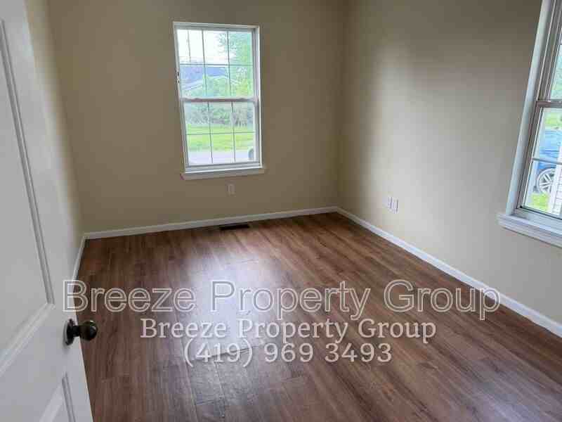 616 Hope St - Photo 4 of 12