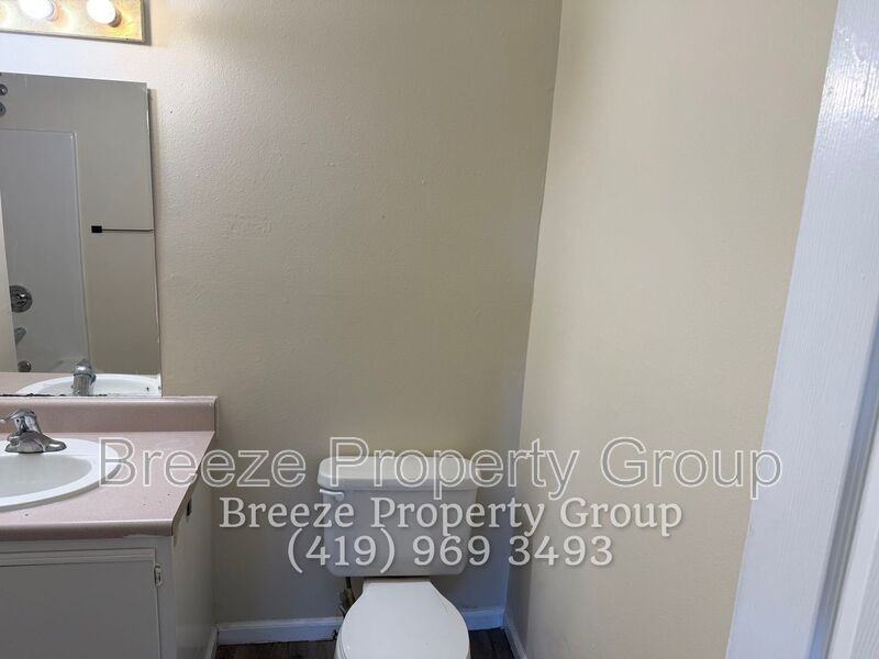 616 Hope St - Photo 6 of 12
