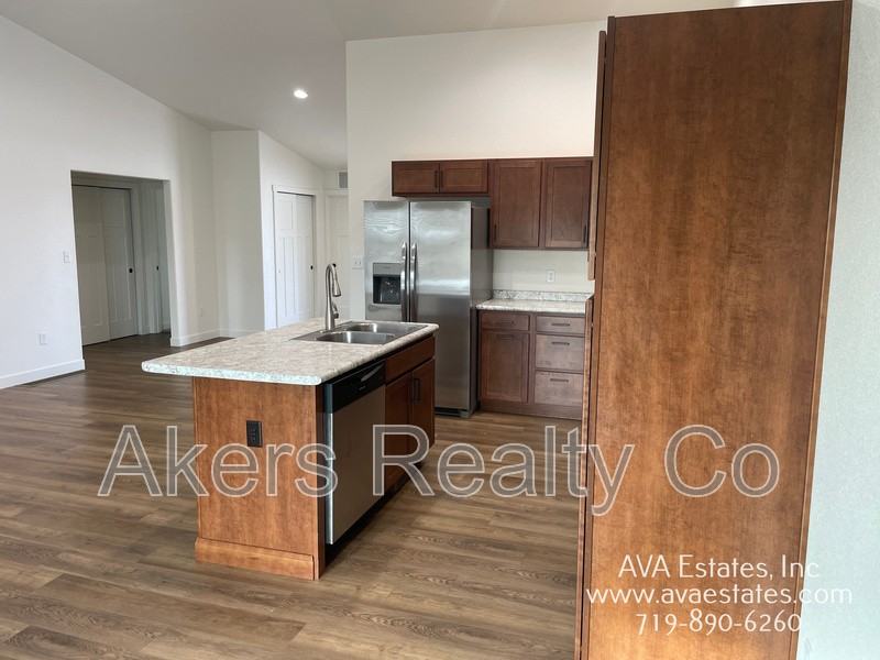 970 S Coral Pl - Photo 7 of 28