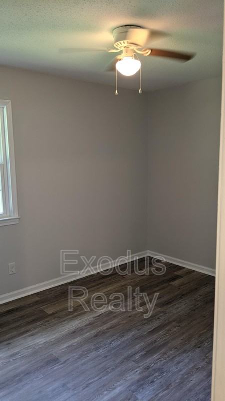 1600 Carr Creek Rd - Photo 4 of 26