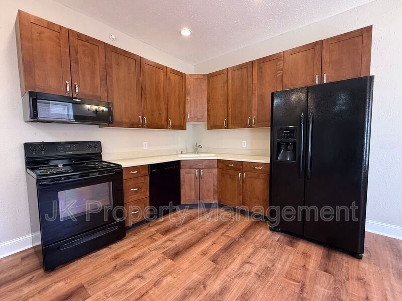 413 Central Ave #304 - Photo 3 of 19