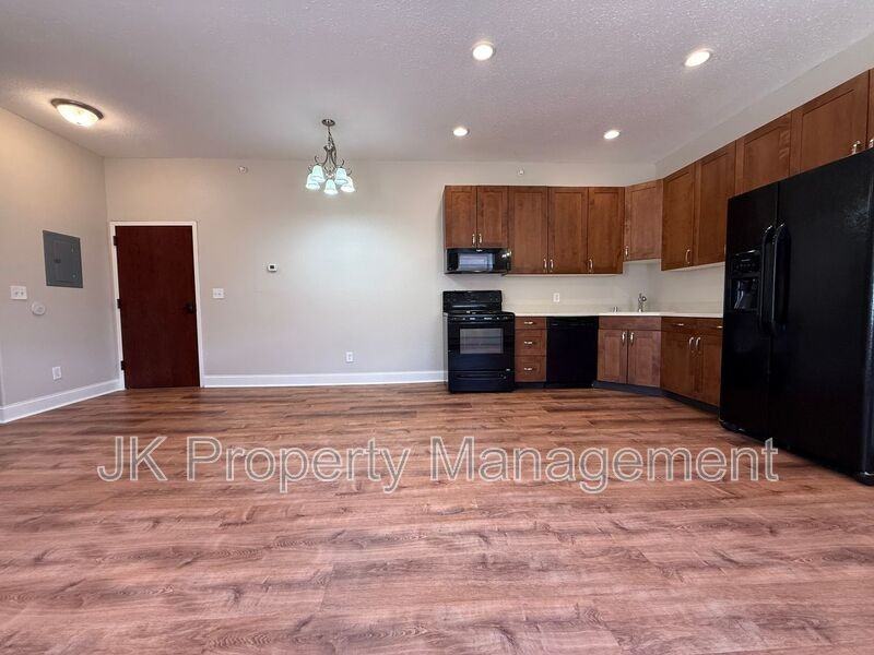 413 Central Ave #304 - Photo 5 of 19