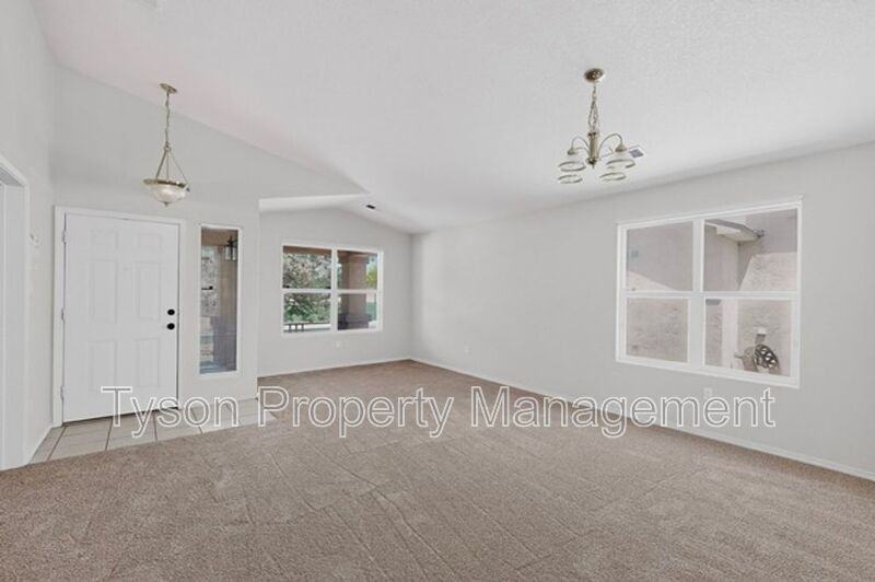 9012 Sandy Spring Ave Sw - Photo 4 of 38