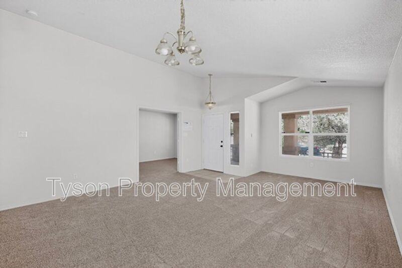 9012 Sandy Spring Ave Sw - Photo 5 of 38