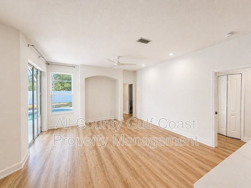 11318 Pine Lilly Pl - Photo 7 of 20